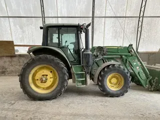 2017 John Deere 6130M