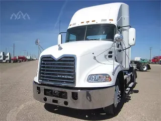 2013 MACK PINNACLE CXU612
