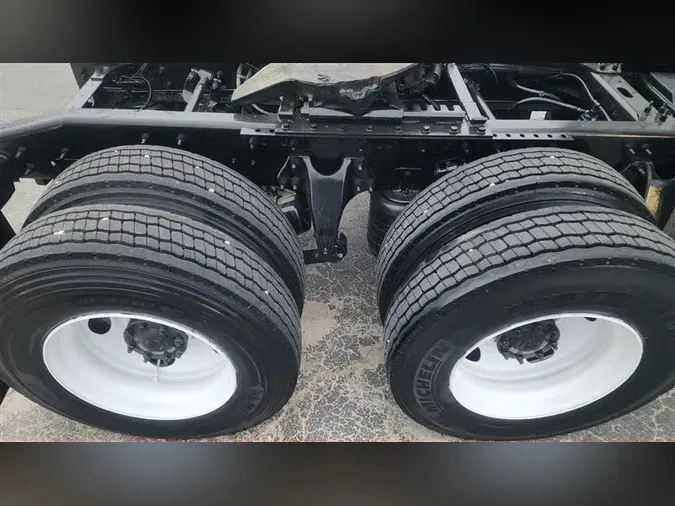 2022 INTERNATIONAL LT