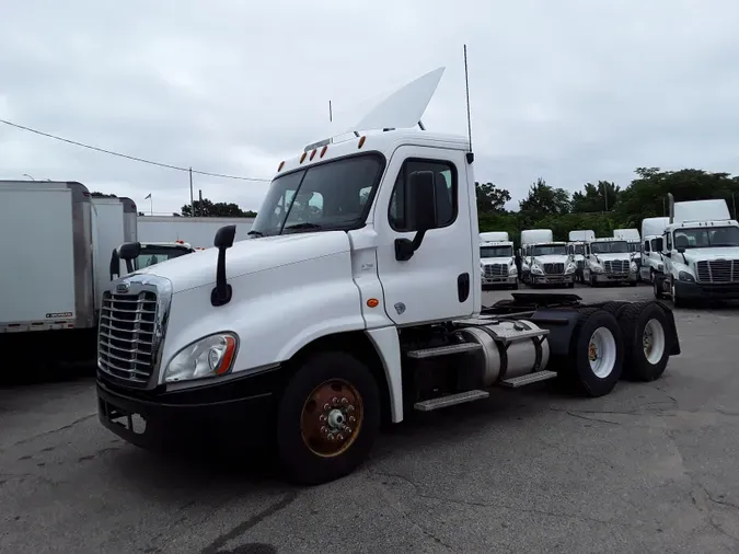 2016 FREIGHTLINER/MERCEDES CASCADIA 125dddee3893a6a58e4fff1758538e30b9e