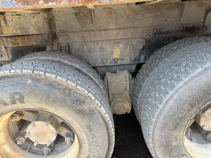 1989 MACK RB690S
