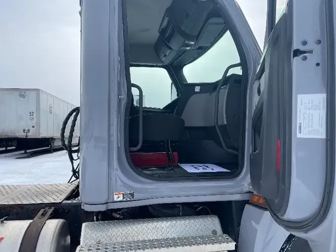 2018 Freightliner T12664ST