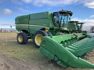 2012 John Deere S690