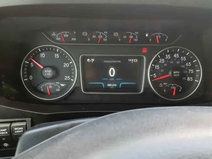 2019 NAVISTAR INTERNATIONAL LT625 SLPR CAB