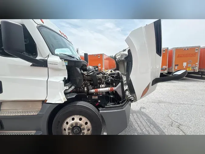 2023 Freightliner Cascadia 126