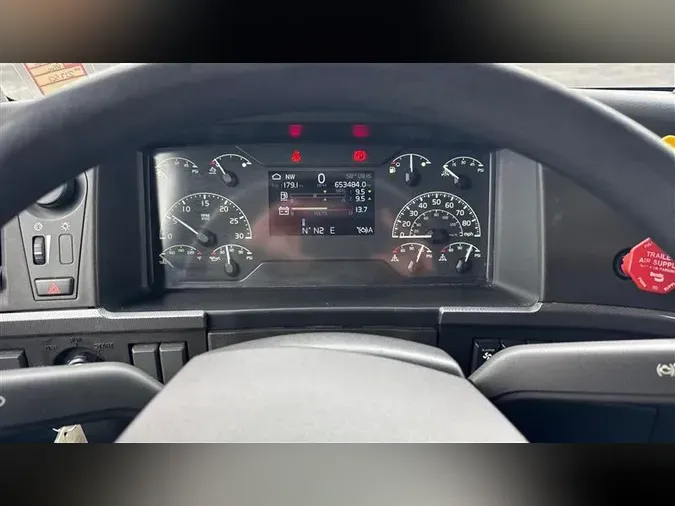2020 VOLVO VNL760