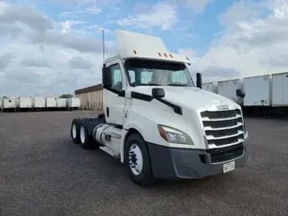 2018 Freightliner T12664ST