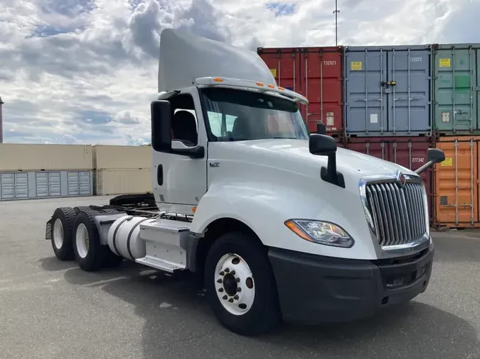 2019 NAVISTAR INTERNATIONAL LT625 DAYCAB T/A