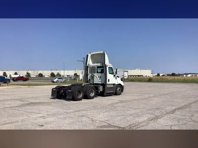 2020 Freightliner Cascadia 126