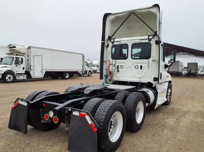 2018 FREIGHTLINER/MERCEDES CASCADIA 125