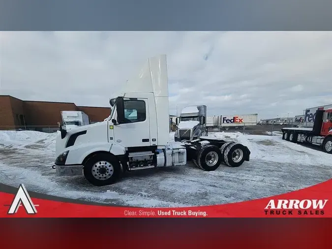 2018 VOLVO VNL300