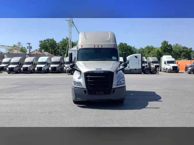 2021 Freightliner Cascadia 126ddf5dea8a3f185a95b2aba56bb94b98f