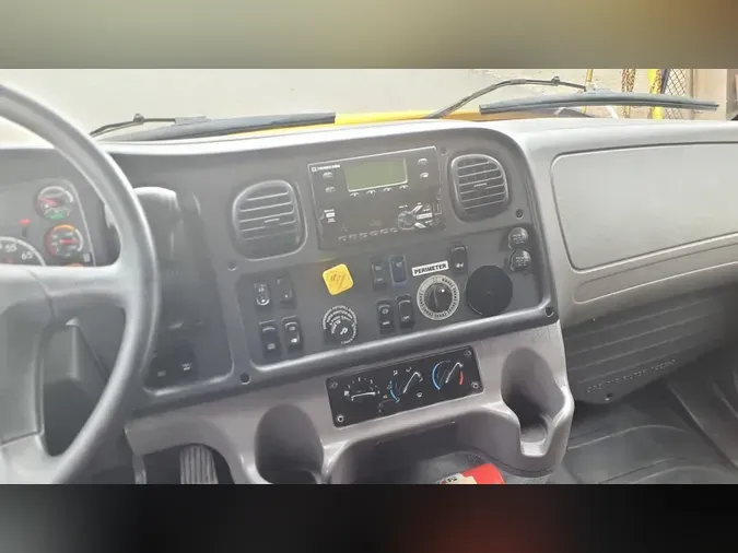 2021 FREIGHTLINER/MERCEDES M2 106