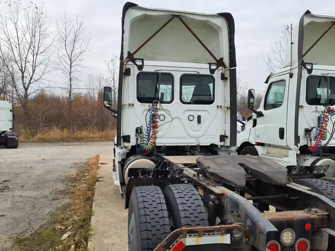 2020 FREIGHTLINER/MERCEDES NEW CASCADIA 116ddfab74c63b22c9bc0ff8a04f30dc446