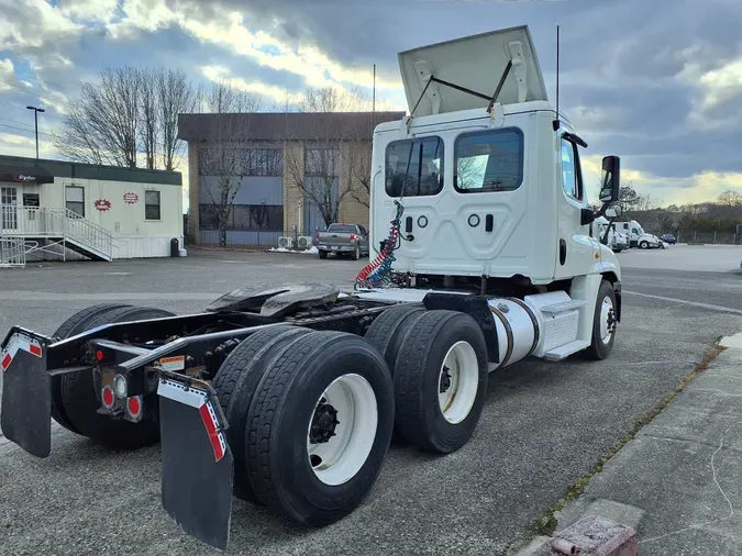 2019 FREIGHTLINER/MERCEDES CASCADIA 125