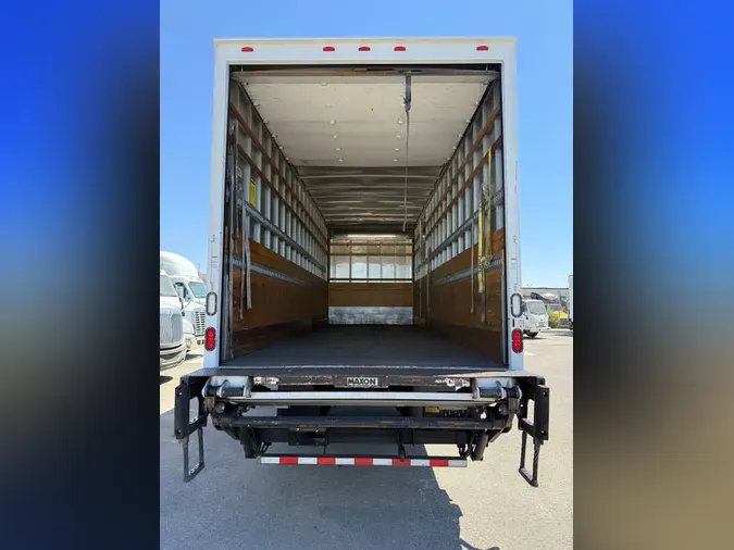 2016 FREIGHTLINER M2 106
