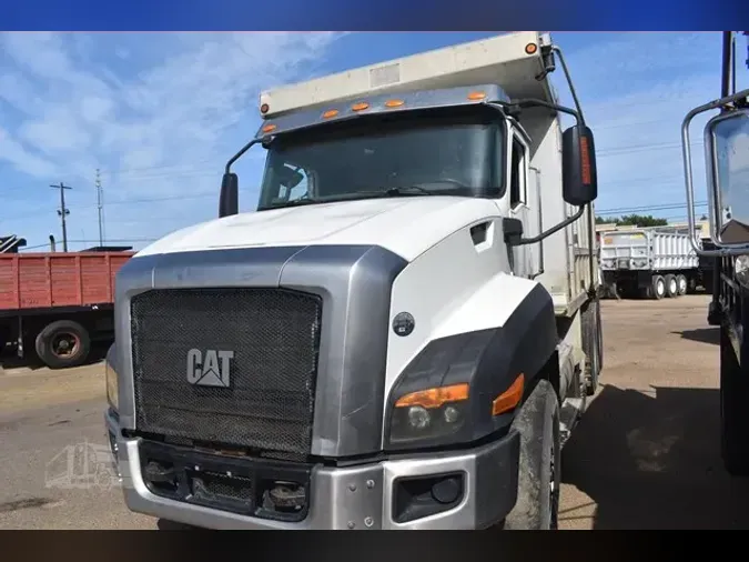 2016 CATERPILLAR CT660S