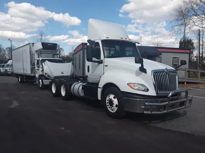 2019 NAVISTAR INTERNATIONAL LT625 DAYCAB T/A