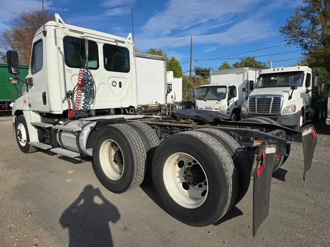 2018 FREIGHTLINER/MERCEDES CASCADIA 125