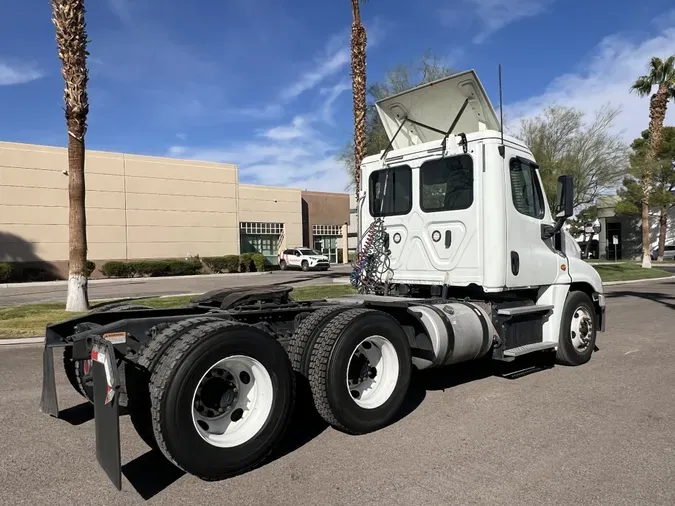 2018 FREIGHTLINER/MERCEDES CASCADIA 125