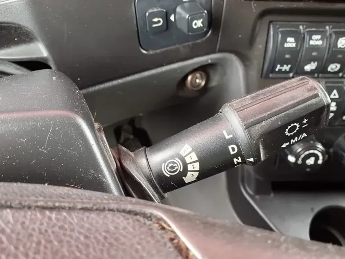 2019 NAVISTAR INTERNATIONAL LT625 SLPR CAB