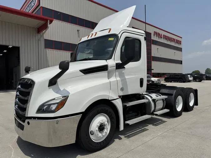 2020 Freightliner Cascadia&reg;de07372df17012a87b9d9e2b71c27703