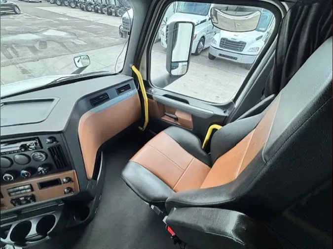 2021 Freightliner Cascadia 126