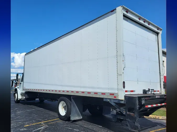 2017 FREIGHTLINER/MERCEDES M2 106