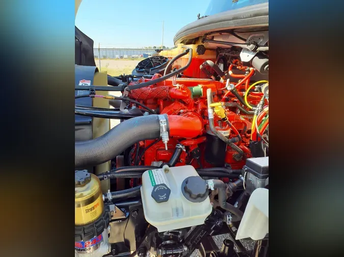 2017 FREIGHTLINER M2 106