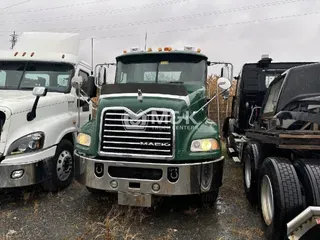 2015 MACK CXU613