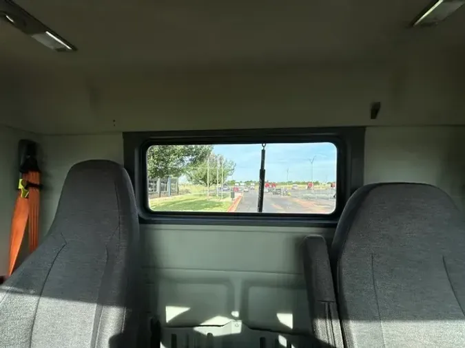 2022 VOLVO VNR300de0ddd3ec4244d3ec75a0b79dcfddcb3