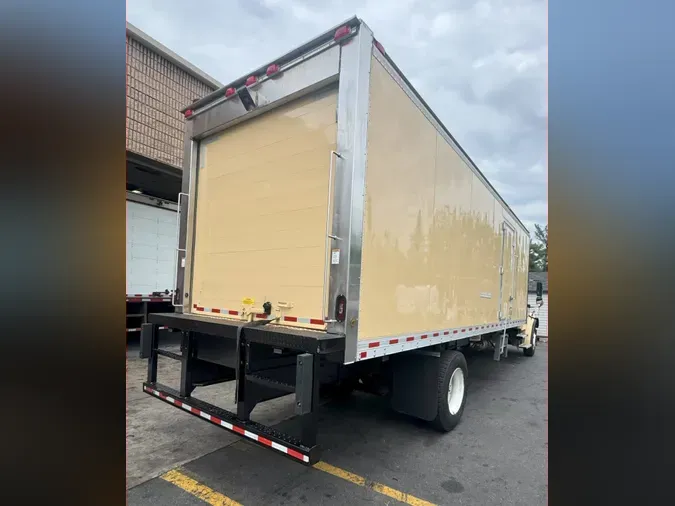 2019 FREIGHTLINER M2 106