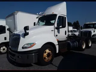 2019 NAVISTAR INTERNATIONAL LT625 DAYCAB T/A