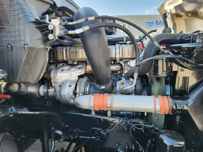 2020 FREIGHTLINER Cascadia 126