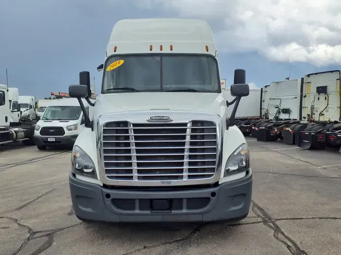 2019 FREIGHTLINER CASCADIA 125