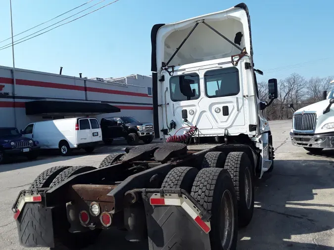 2017 FREIGHTLINER/MERCEDES CASCADIA 125