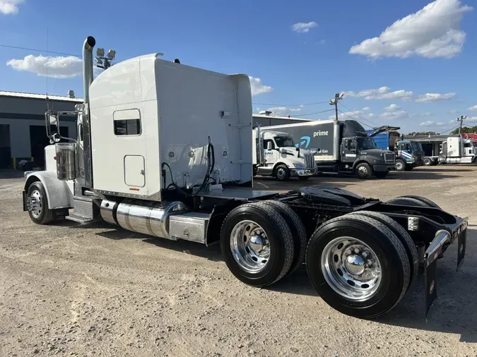 2020 Peterbilt 389