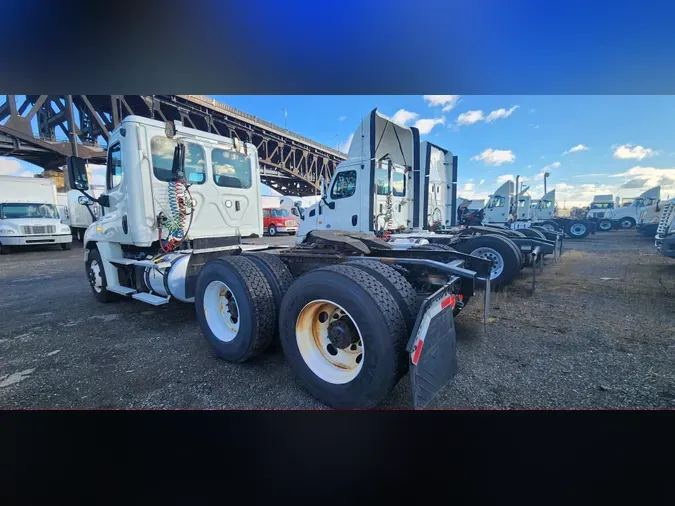 2018 FREIGHTLINER/MERCEDES CASCADIA 125