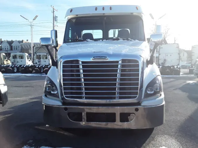 2018 FREIGHTLINER/MERCEDES CASCADIA 113