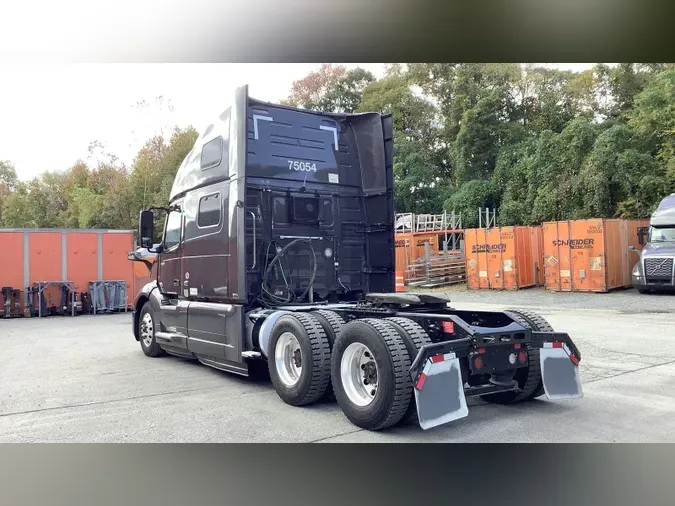 2022 Volvo VNL860