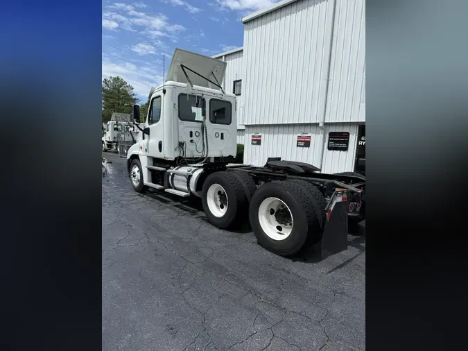 2018 FREIGHTLINER CASCADIA 125