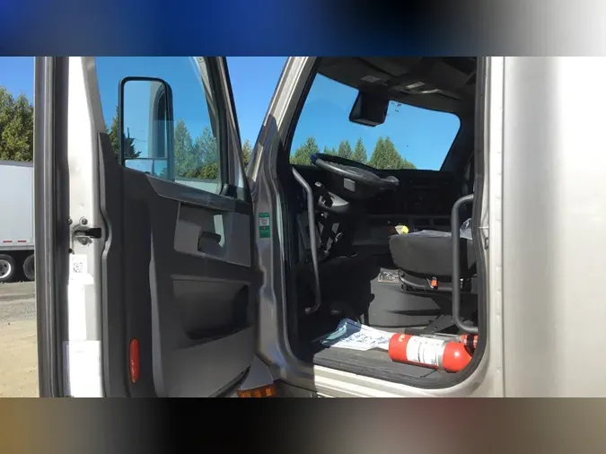 2021 Freightliner Cascadia 126