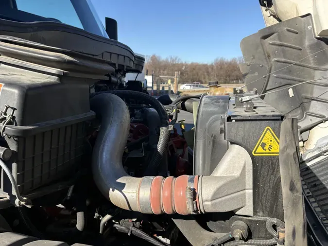 2022 International MV607de2d879a075fee637de248c82c42cdf2