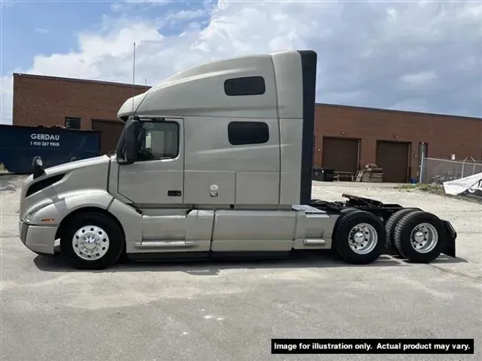 2022 VOLVO VNL760