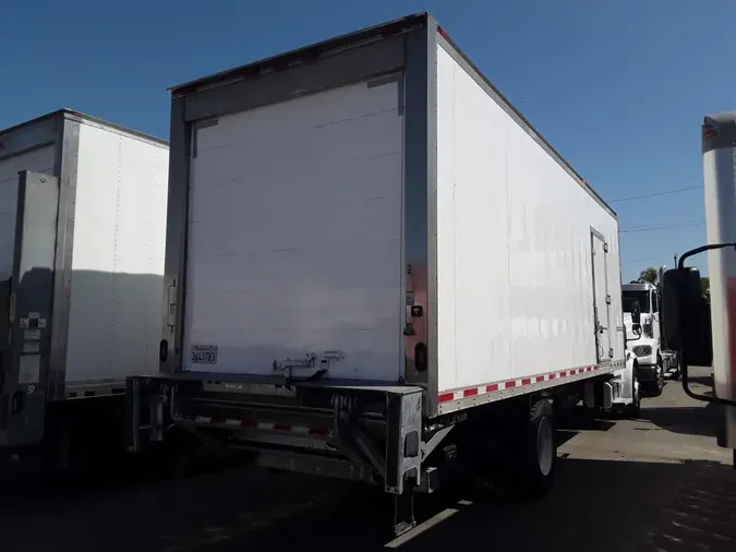 2018 FREIGHTLINER M2 106