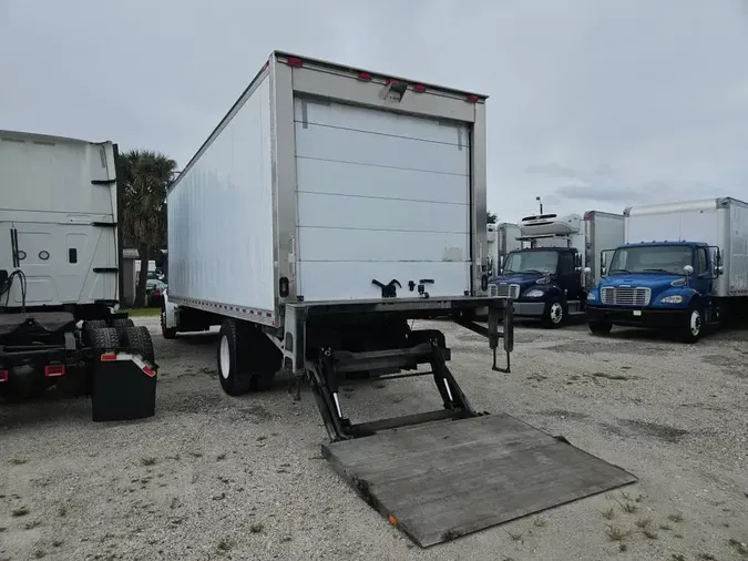 2018 FREIGHTLINER/MERCEDES M2 106