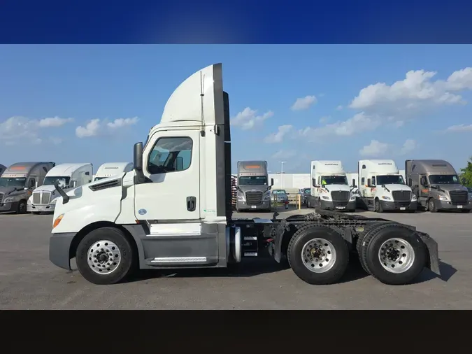 2019 Freightliner Cascadia 126