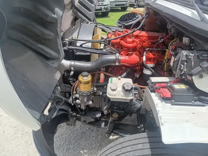 2018 FREIGHTLINER M2 106