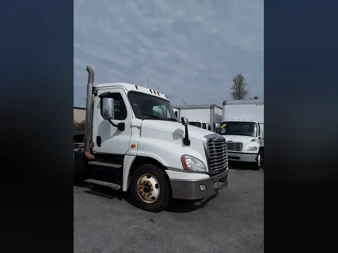 2018 FREIGHTLINER/MERCEDES CASCADIA 125