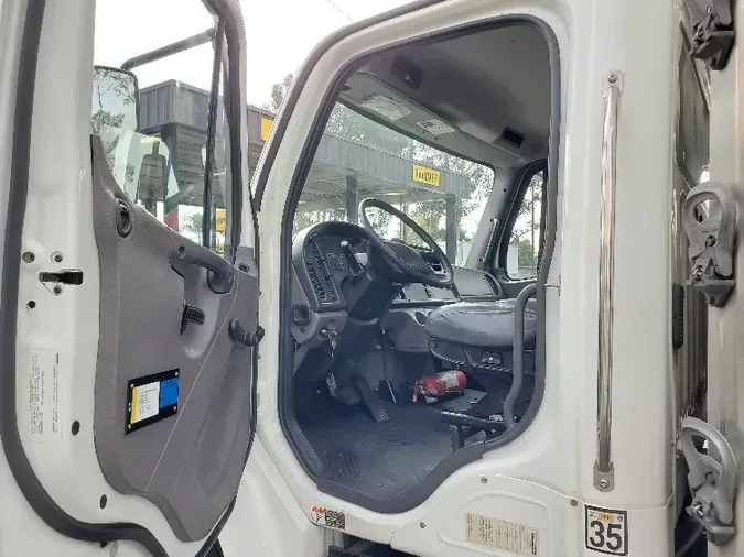 2017 Freightliner M2